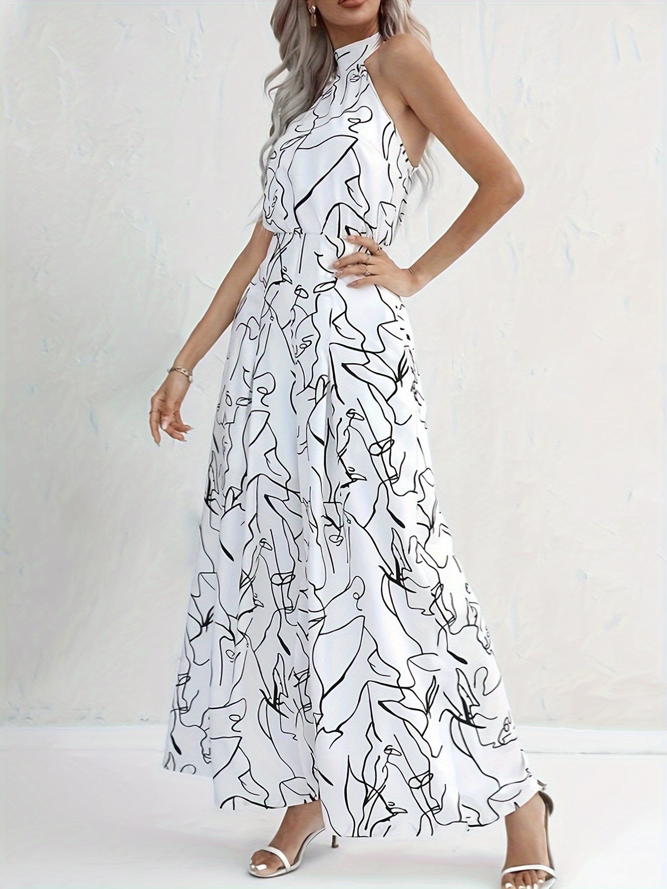 VeraStyle Artistic Halter-Neck Maxi Dress in Light Fabric